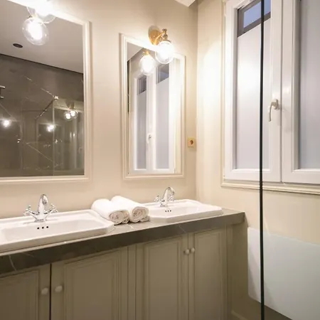 Guestready - Modern And Cosy Flat In The Heart Of 아파트